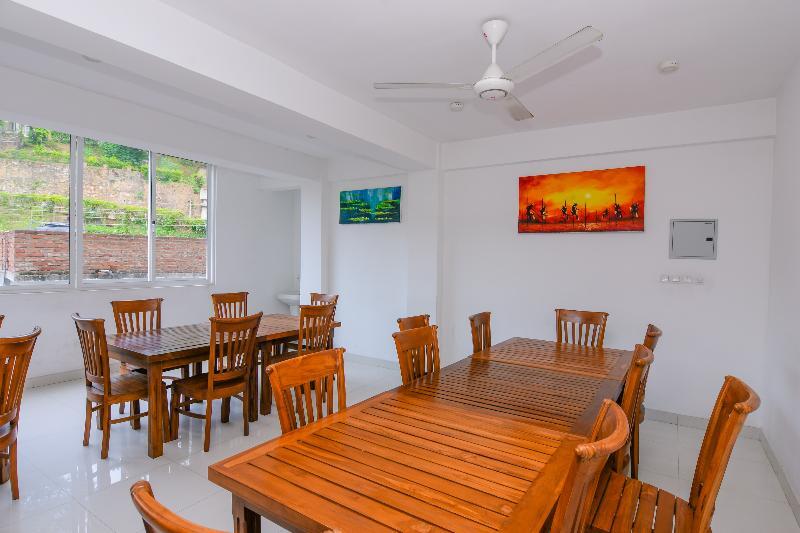 Oyo 238 Selva'S Guest House Нувара Елия Екстериор снимка