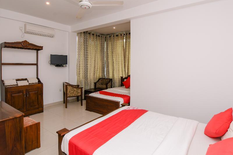 Oyo 238 Selva'S Guest House Нувара Елия Екстериор снимка
