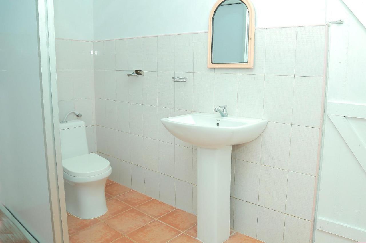 Oyo 238 Selva'S Guest House Нувара Елия Екстериор снимка